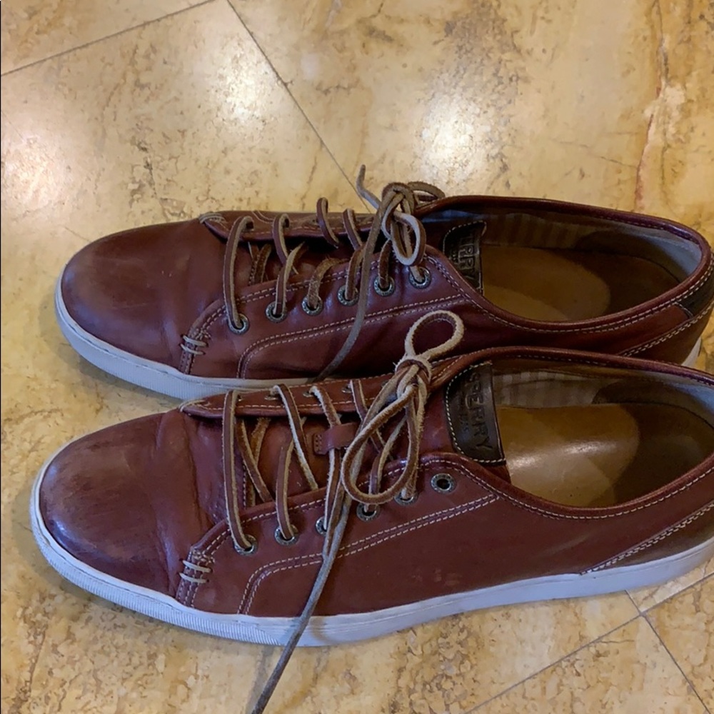 Men’s brown leather Sperry shoes